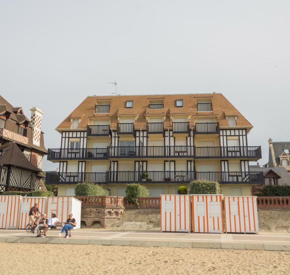 Joli Studio Avec Vue Panoramique Sur La Mer Houlgate Esterno foto